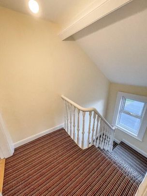 14 Victoria Crescent, Lisburn, BT27 4TF - Photo 1