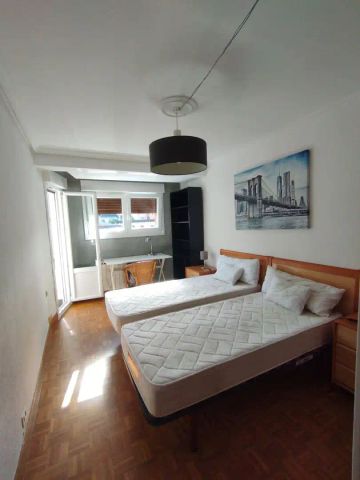 Piso de alquiler en Antiguo - Photo 4