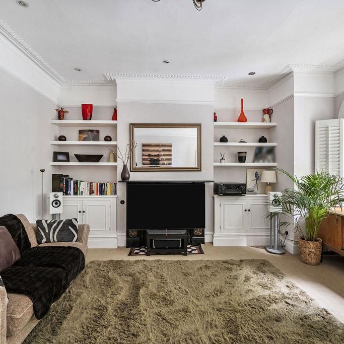 3 bedroom flat to rent - Photo 1