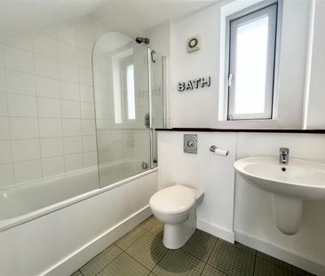 3 Bedroom House To Let - Photo 4