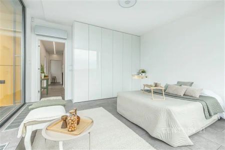 Okouzlující mezonet 4+KK s výhledem na Brdské lesy, dvě terasy a dvě garážové stání – Černošice - Photo 5