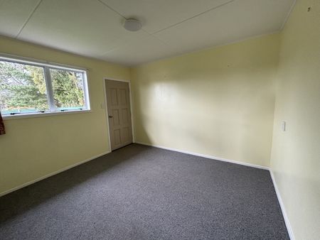 Shannon - 3 Bedrooms - Photo 2