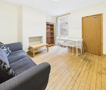 4 bedroom terraced house to rent - Photo 1