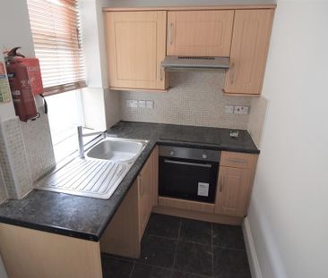 2 bedroom ground floor flat to rent - Photo 5