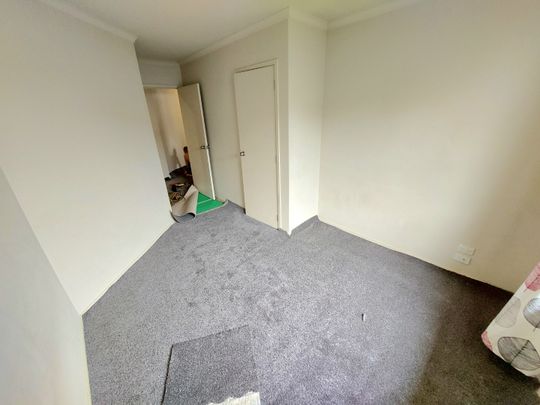 Gorgeous home in a Quiet Street - Photo 1