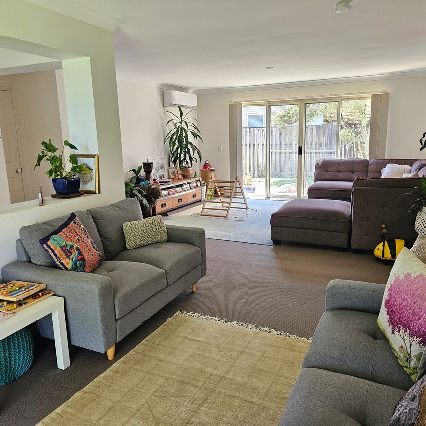 Robina - Photo 1