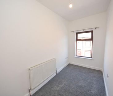 3 bed House - Mid Terrace for Rent - Photo 3