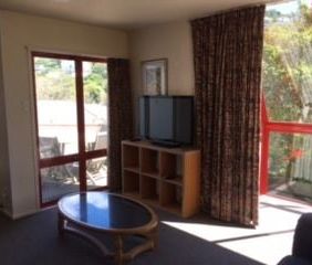 Charming Vogeltown 3BR Home w/ Deck and garage - Photo 5