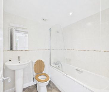 The Coach House, Maytree Gates, Evesham Road, GL52 - Photo 4