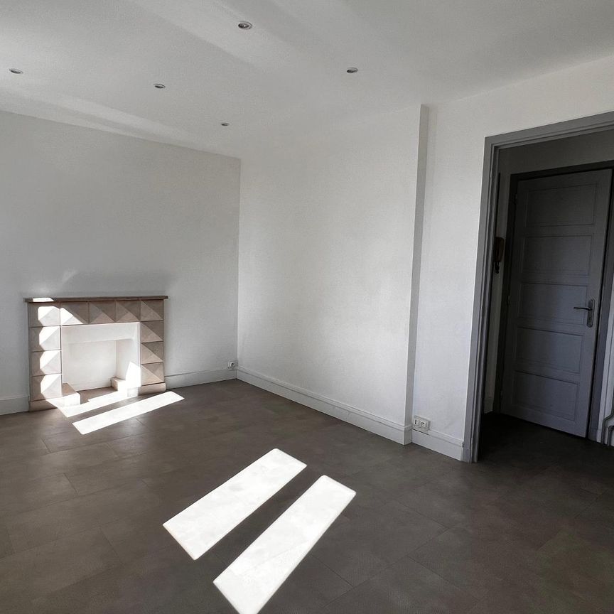 Location Appartement 2 pièces 48m² AUBENAS 07200 - Photo 1