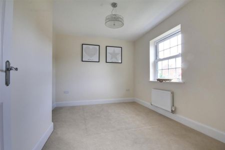 3 bedroom end of terrace house to rent - Photo 4