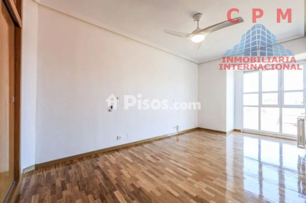 Piso en alquiler en Salvador - Photo 1