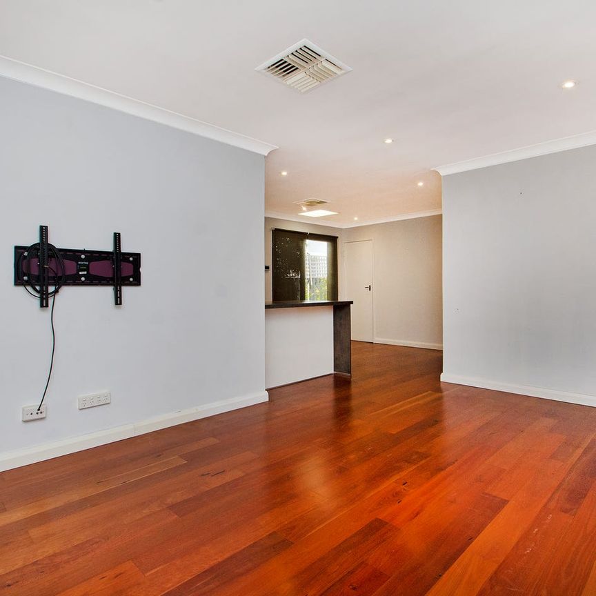 Charming Guildford Home - Photo 1