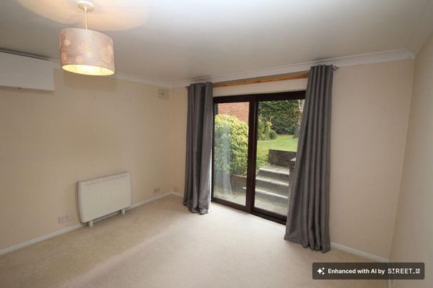 2 bedroom property to rent - Photo 1