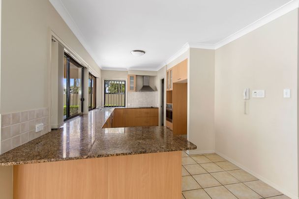 538 Oyster Cove Promenade, Helensvale. - Photo 1