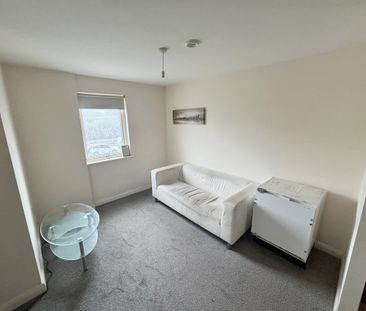 Cross Bedford Street, Sheffield - Photo 1