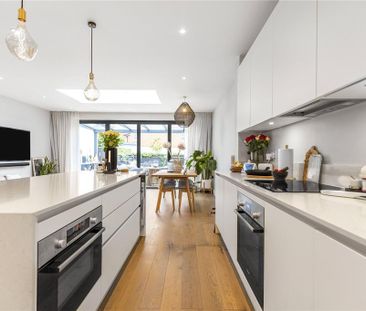 4 bedroom terraced house to rent - Photo 6