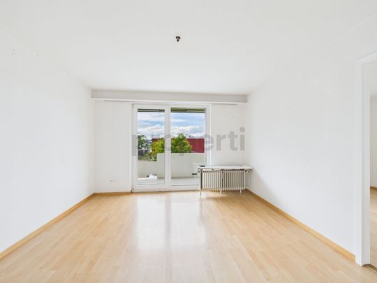Exclusive living in Arbon: Bright 3-room apartment with balcony and parking space - Foto 1