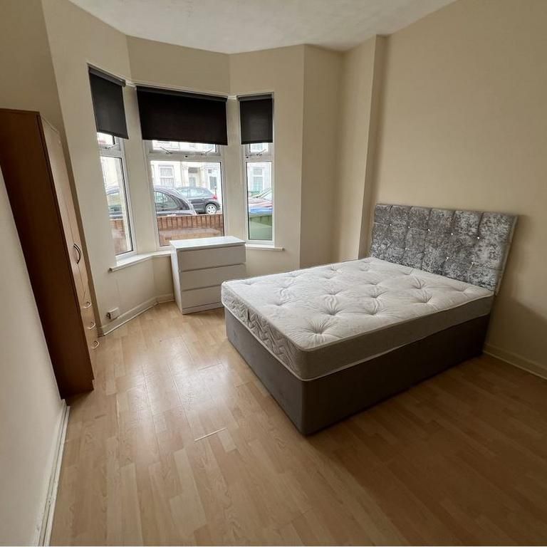 4 bedroom house to rent - Photo 1