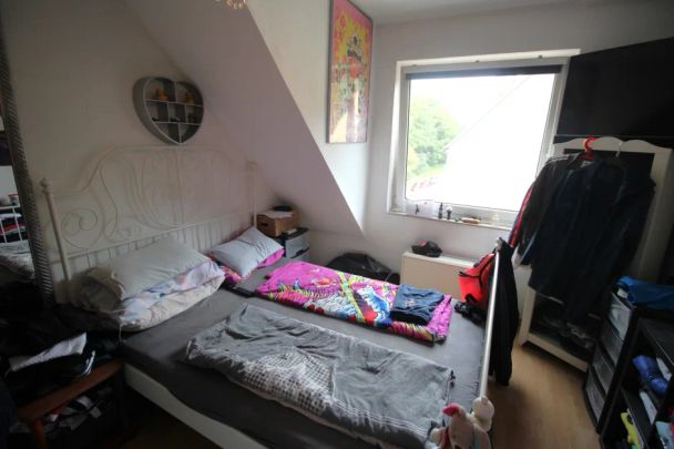 HELLE 2-ZIMMER-KOMFORTWOHNUNG IN GERRESHEIM MIT BALKON + WANNENBAD MIT FENSTER - Photo 1