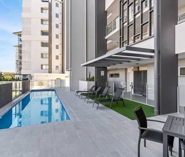 Birtinya - Two Bedroom Unit with Water Views! - Photo 4