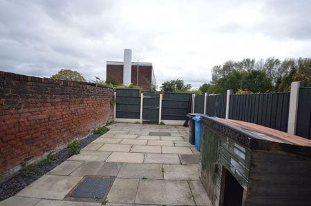 3 bedroom terraced house to rent - Photo 2