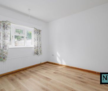 3 bedroom detached bungalow to rent - Photo 3
