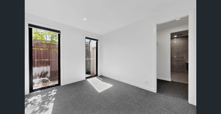 Stylish. Spacious. Brand New. Your Dream Townhouse in Bentleigh East Awaits. - Photo 3