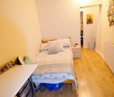 3 bedroom house share to rent - Photo 3