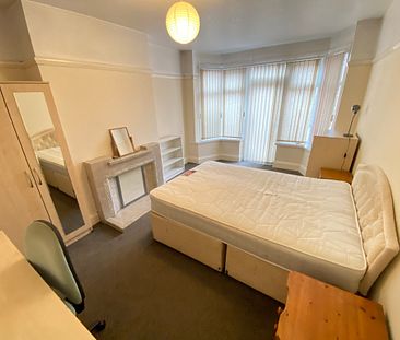 5 Bed Student Accommodation - Photo 1