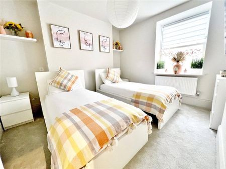 2 bedroom flat to rent - Photo 4