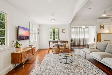 Ideal location with dual living opportunity - Photo 4