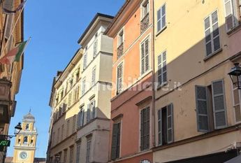 Bilocale Borgo del Carbone 3, Centro Storico, Parma