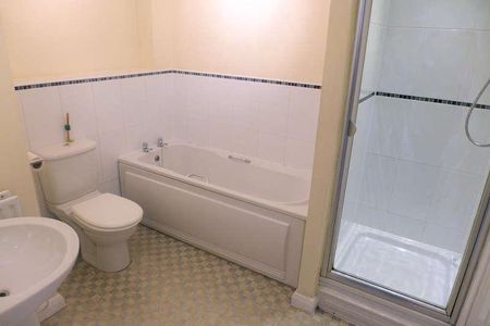 Victoria Lane Whitefield, Manchester, Lancashire, M45 - Photo 3