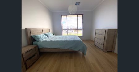 Stunning Modern Home - Photo 5