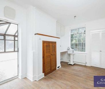 High View, Pinner, HA5 - Photo 3