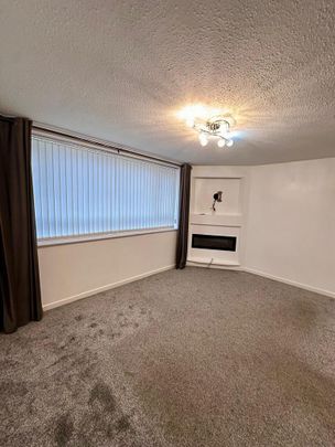 4 bedroom end of terrace house to rent - Photo 1