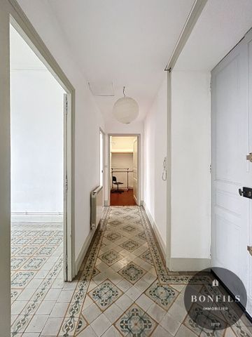 A LOUER AVIGNON INTRAMUROS ( 84 000 ) : charmant et spacieux appartement 3 pièces !, - Photo 4