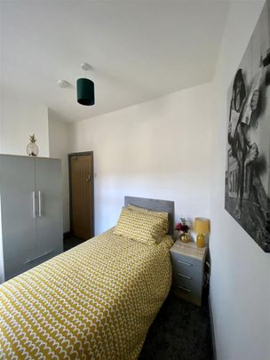 1 bed house share to rent in Woodbine Road, Burnley, BB12 - Photo 1