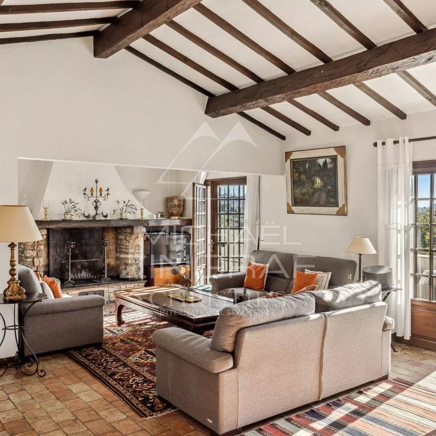 Proche Saint-Paul-de-Vence - Villa provençale avec vue dégagée sur le village - 4 chambres - Photo 1