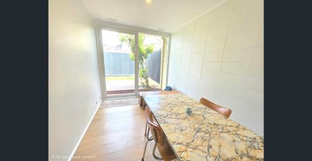 Modern Living - Photo 4