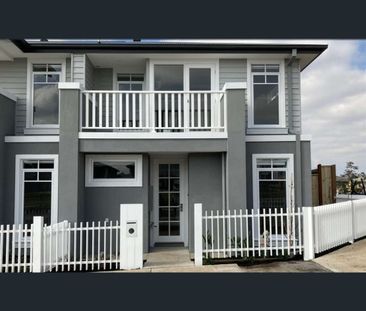 Hampton Living On Townley Boulevard - Photo 4