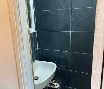 Room in a Shared House, Gantshill Crescent, IG2 - Photo 5