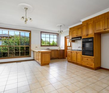 Spacious 2 bedroom unit - Photo 4