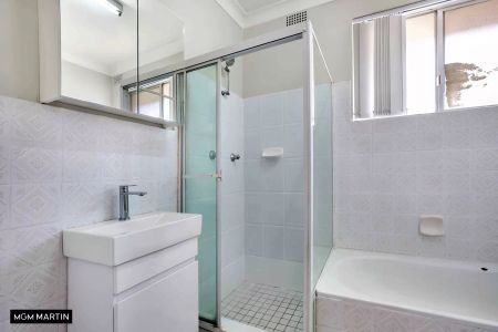 MGM MARTIN – TWO BEDROOM APARTMENT - Photo 5