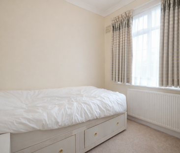 4 bedroom terraced house to rent - Photo 2