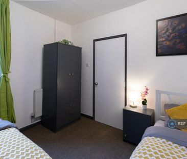 1 bedroom in a house share to rent - Photo 5