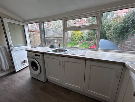 3 Bed End Terrace, Roseberry Road, BS5 - Photo 5