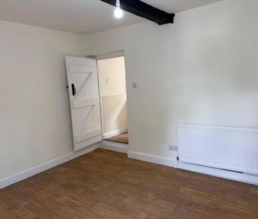 2 bedroom terraced house to rent - Photo 4