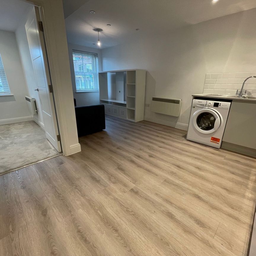 Albert Road, Bournemouth - Photo 1